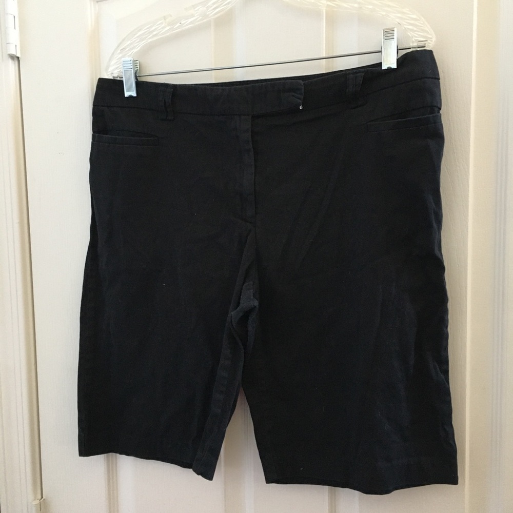 FINAL MARKDOWN Ladies George shorts 12